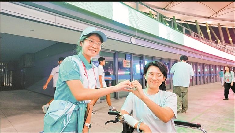 “好温暖！好贴心！好深圳！” 十五运会宝安赛区志愿服务获市民点赞