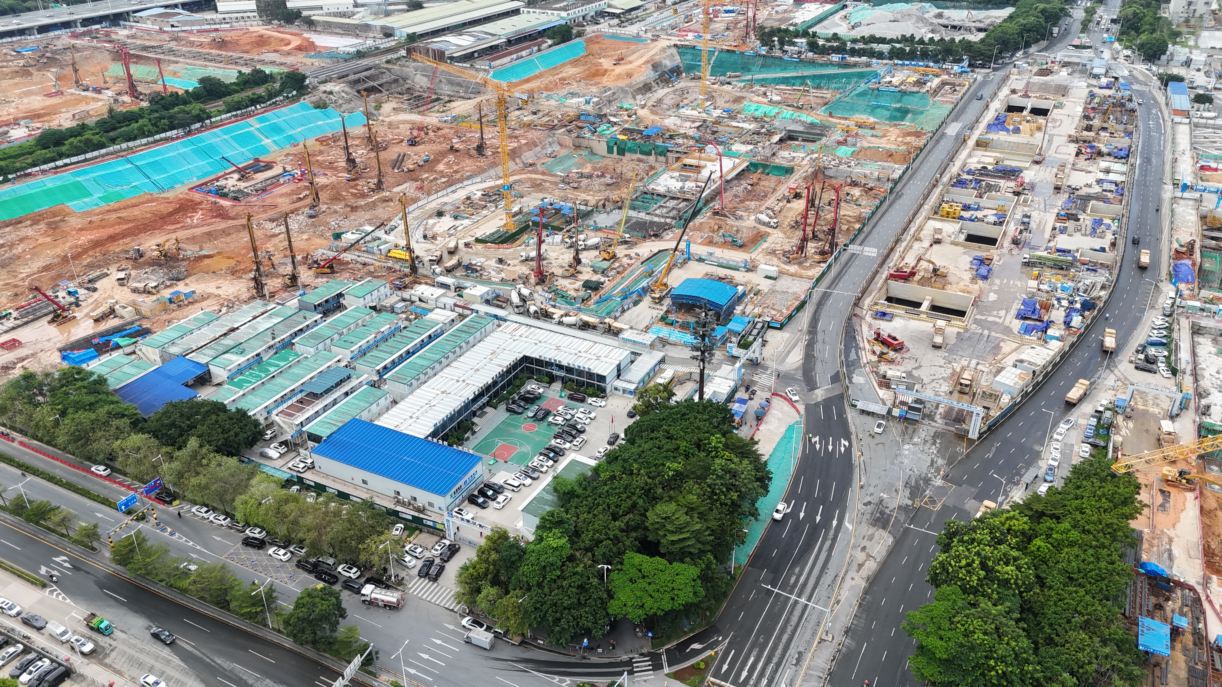 国内最大轨道交通换乘枢纽 西丽交通枢纽工程全面进入主体结构建设
