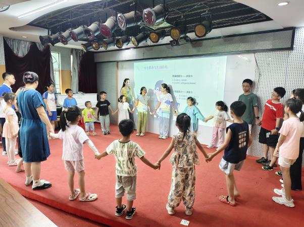 “老少同行·反诈无忧”社区守护计划社区反诈宣传讲座举行