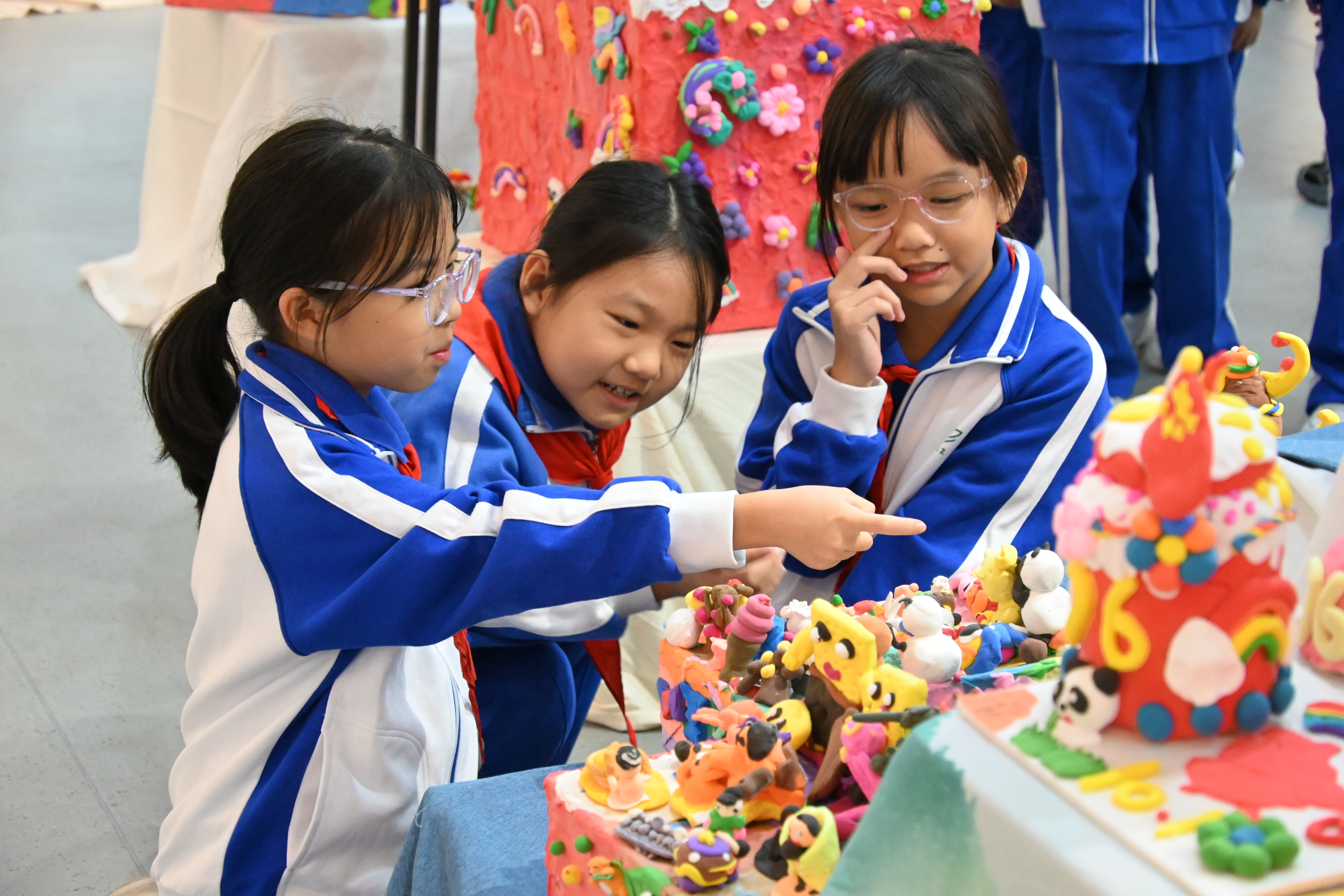 大放异彩，成果丰硕！崛起教育集团师生书画展亮相宝安图书馆