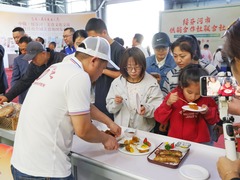 “文艺搭台，美食唱戏”：中俄民众共享“美美与共” 