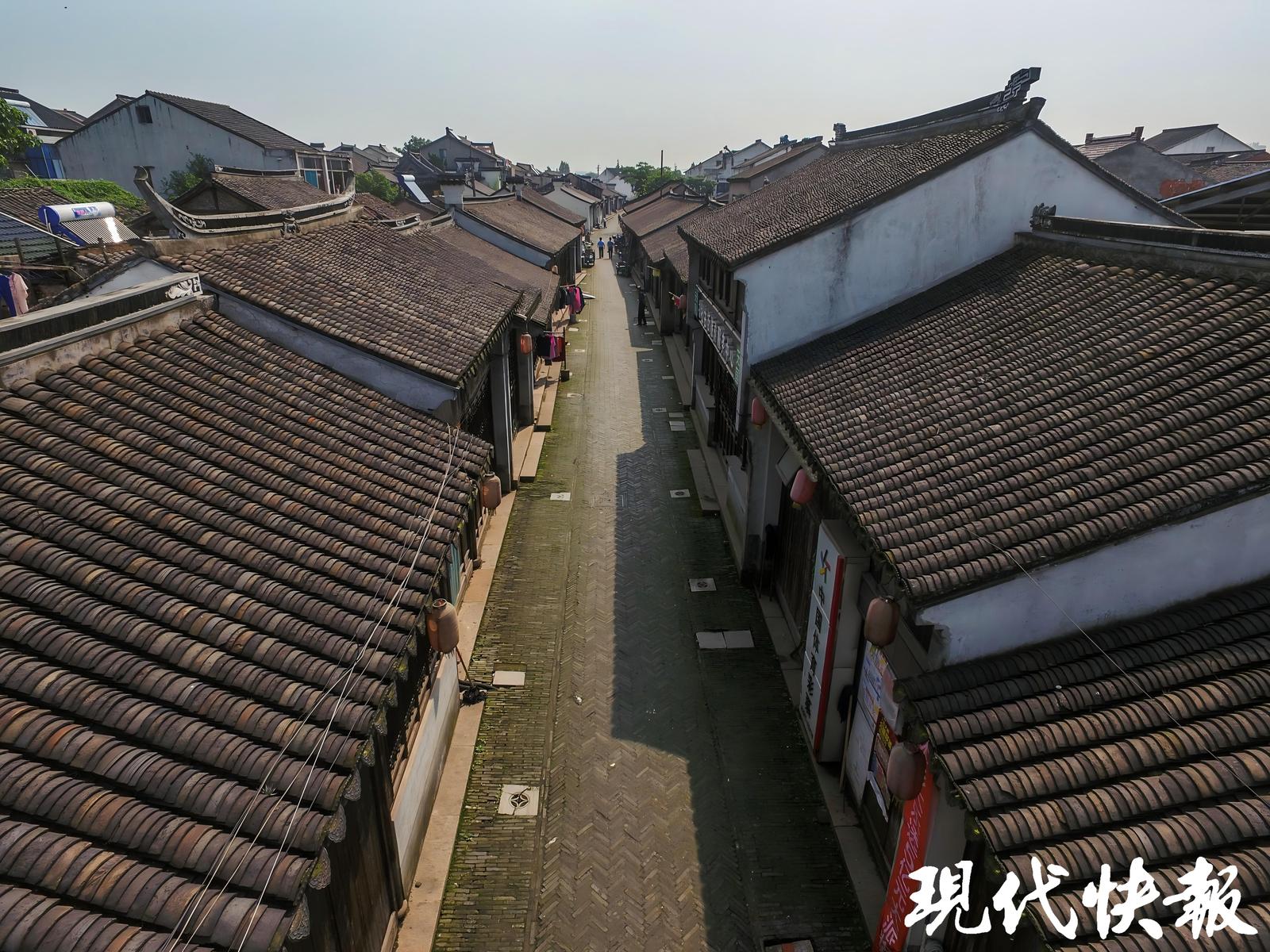 2025全国地方媒体总编辑看无锡|锚定“中国经济学特色名村”,800年无锡礼社老街悄悄火了!