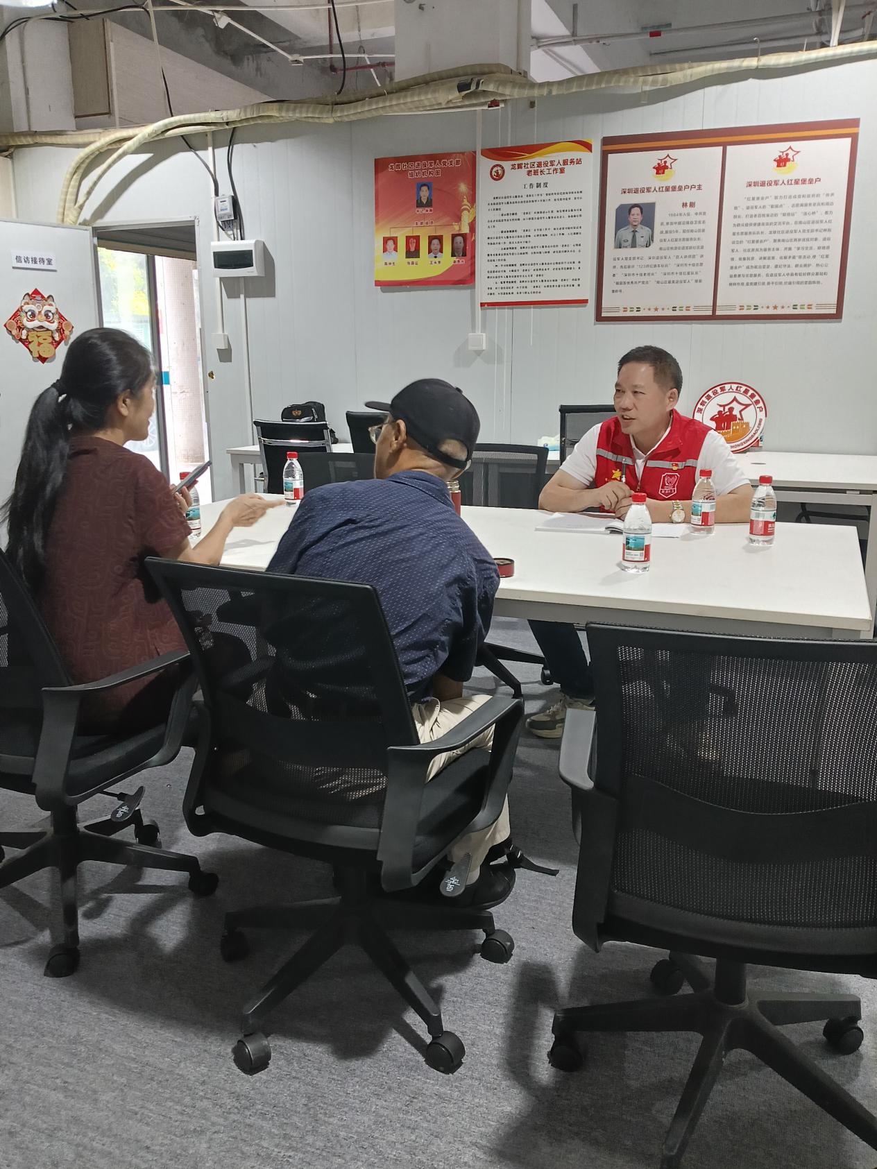 “红星堡垒户”：棚改一线显担当 真情服务践初心