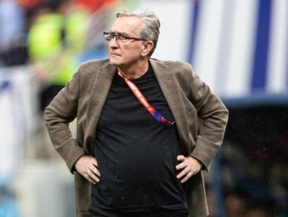 前国足主帅伊万科维奇宣布退休，42年执教生涯画上句号