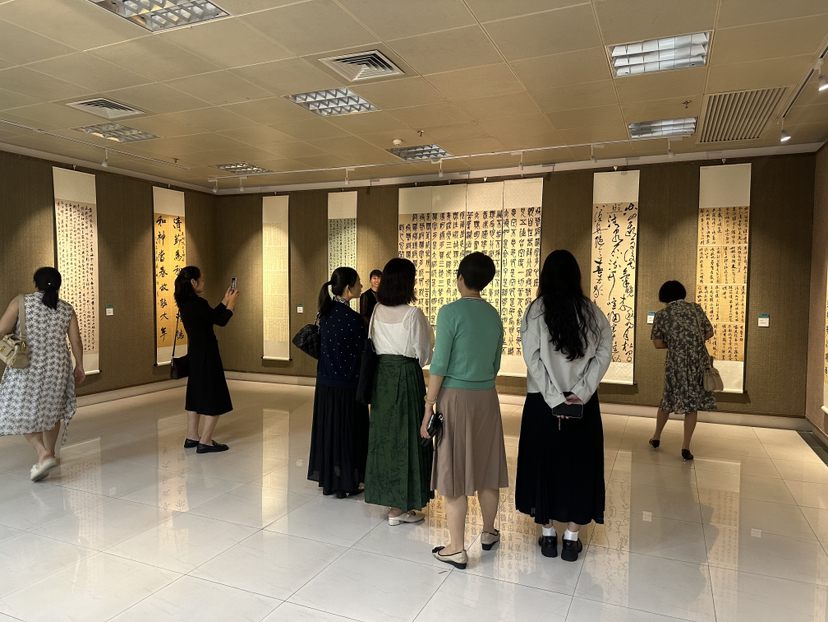 墨韵润龙岗！“乙巳·敏求”三十四人书法展启幕，公益培训成果亮相