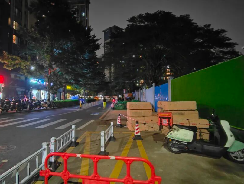 深圳一小区被曝人行道缺失！900户居民长期被迫人车混行