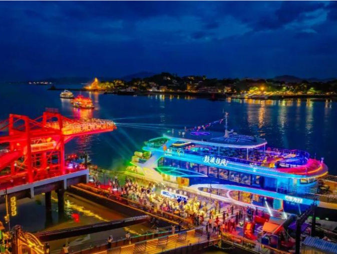 “总编辑看厦门”活动首站走进象屿集团，解码高质量发展“厦门样本”