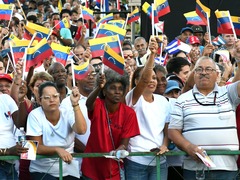 美国派航母赴拉美　多国强烈谴责