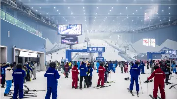 冰雪热潮席卷鹏城！国庆假期首日，探营前海冰雪世界→