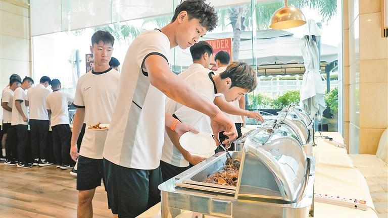 安全与美味同行!宝安赛区U18男足餐饮保障揭秘