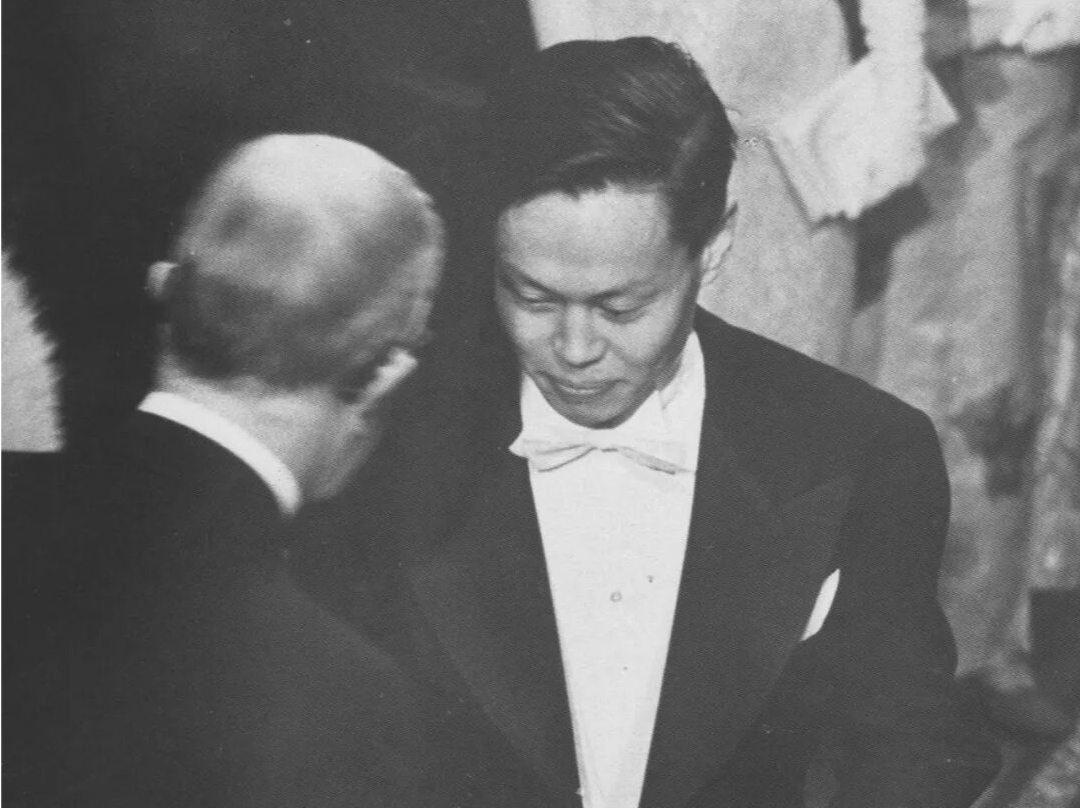 清华大学发布杨振宁先生生平