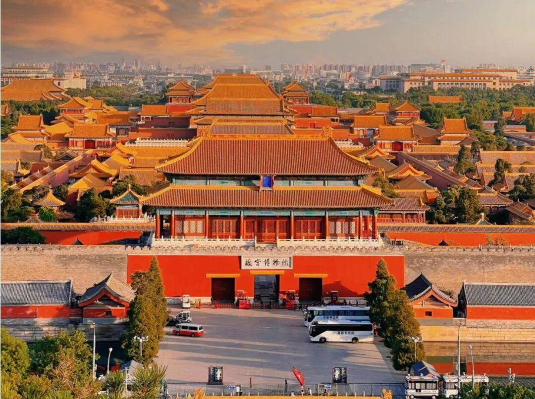 习近平参观“百年守护——从紫禁城到故宫博物院”展览