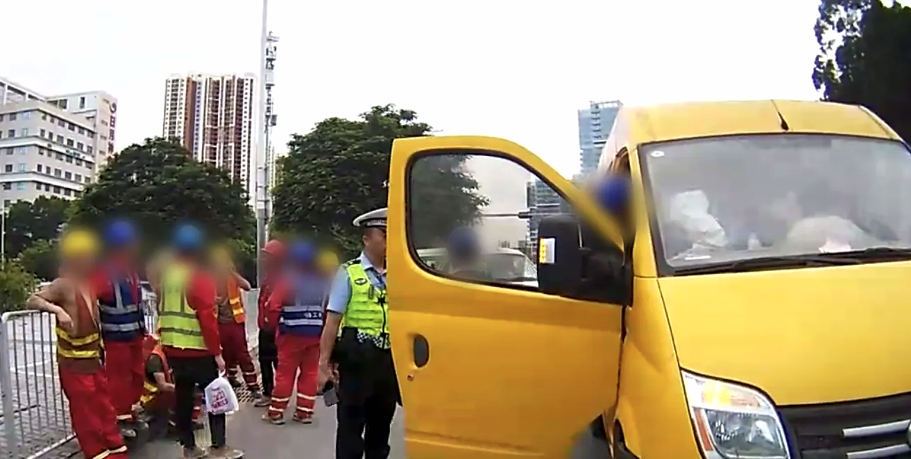 不要超员载客！深圳交警严查