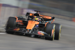 （体育）（5）赛车——F1新加坡大奖赛：第二场练习赛赛况