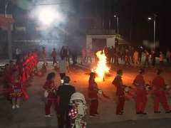 土家儿女中秋佳节“摸秋”庆丰年