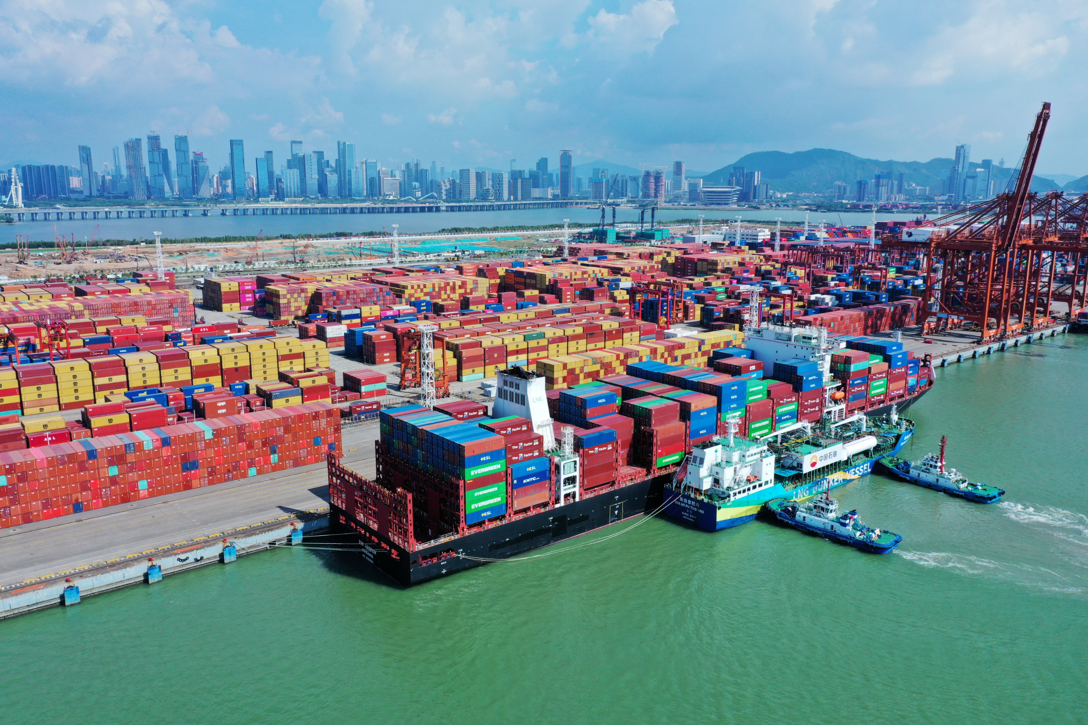 大铲湾港区完成首次LNG加注,我市实现三大港区LNG加注业务“全覆盖”