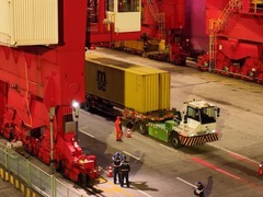 线上线下接力 上海边检保障延运进博展品顺利通关