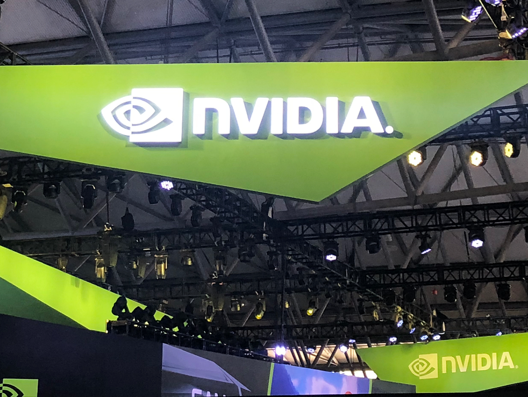 史上首家！英伟达，破5万亿美元！超过英、法、德等国股市总市值