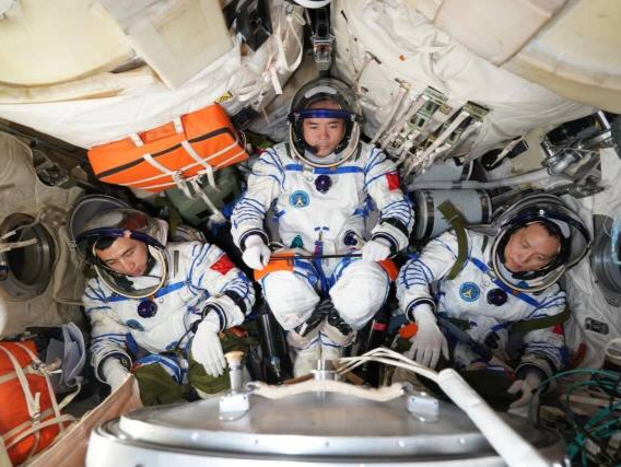 “神二十一”飞天在即，乘组地面训练精彩瞬间→