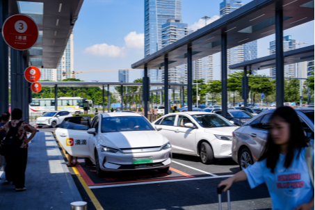 双节出行需求涨14%，深圳成租车自驾榜首及入境热门地