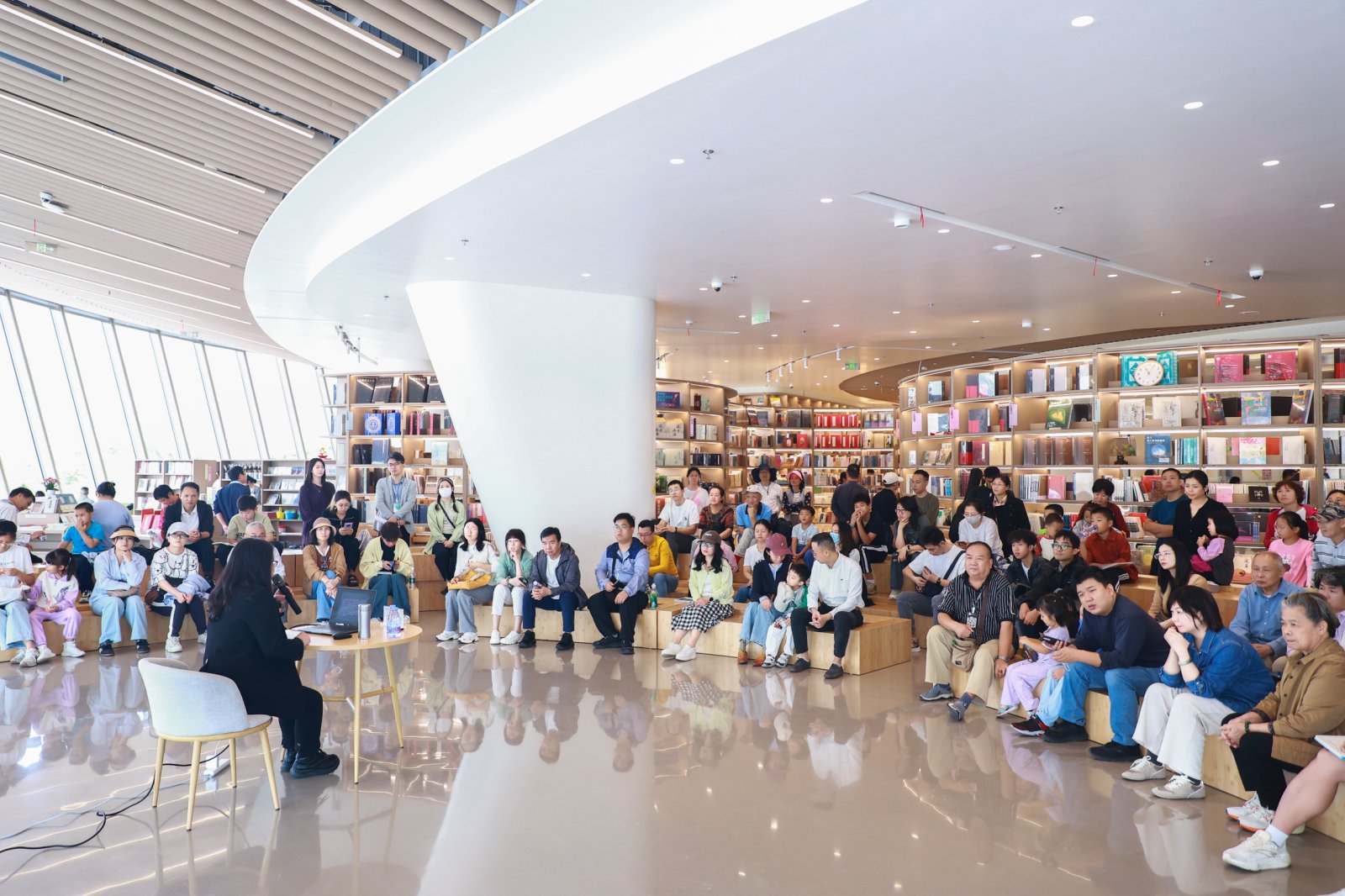 陕西历史博物馆专家在深圳“湾区之眼”开讲 深入解读唐代太子墓壁画