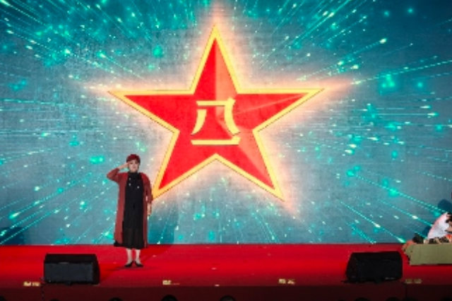 银发映红星,薪火传军营!深圳市军休干部红星艺术团赴驻地部队开展新兵慰问演出