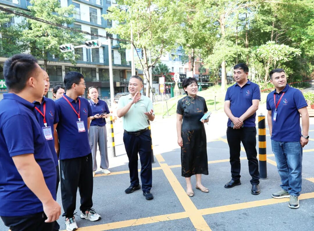 校际交流促成长 华附乐小迎喀什市教育局交流团队