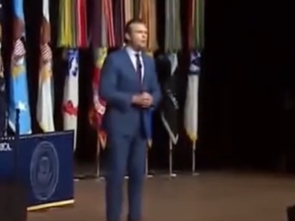 美军被“整顿”训话：不许留胡子、不能太胖