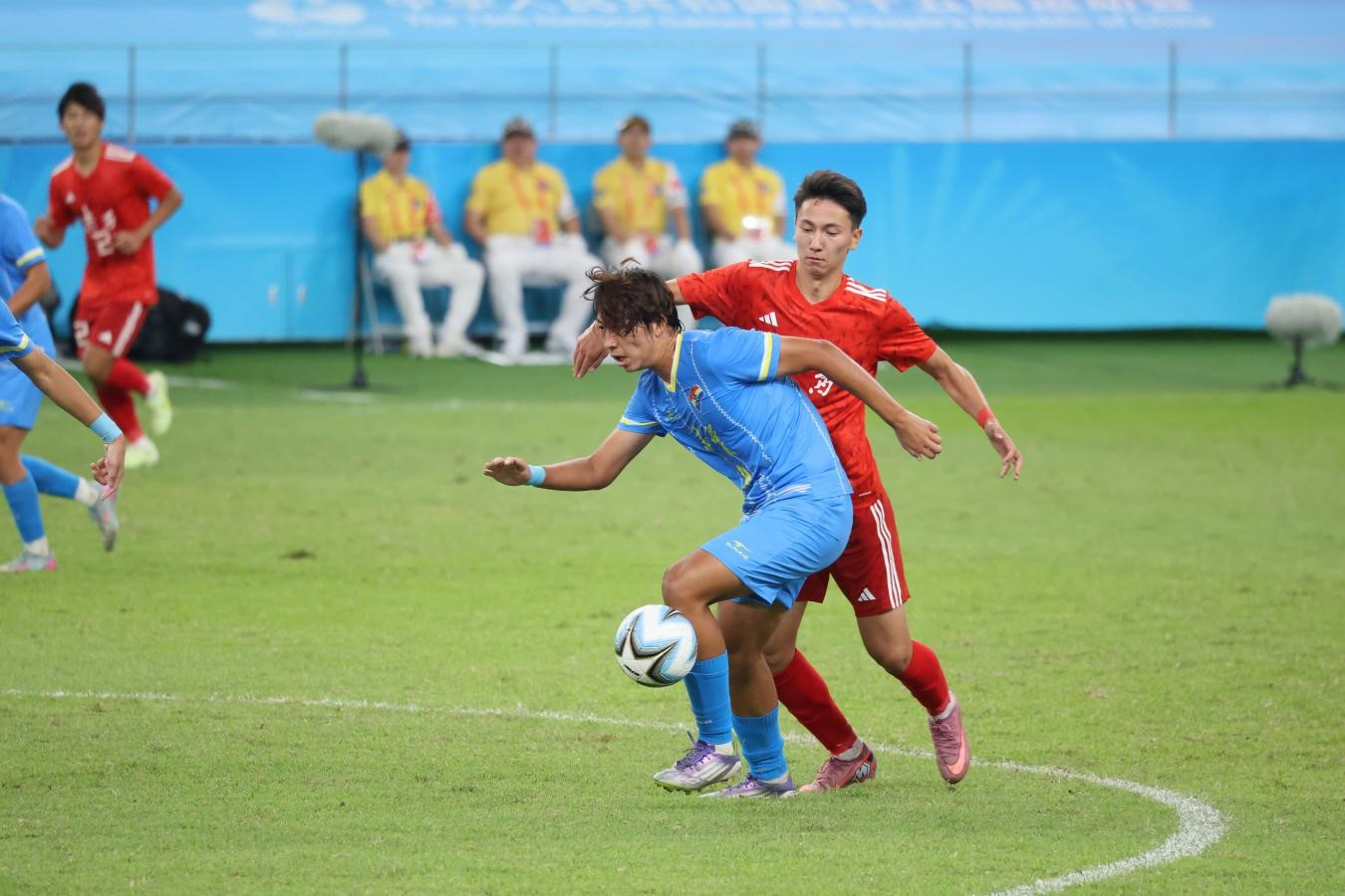 绿茵青春燃动鹏城！十五运会男足U18深圳赛区，辽宁队广东队顺利挺进四强
