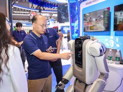 财经聚焦|养老机器人如何加快“飞”入寻常百姓家