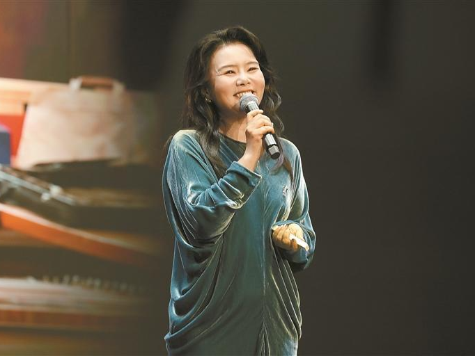 晶报特别报道 | 龚琳娜新书深圳首发 “做自己,才不忐忑”