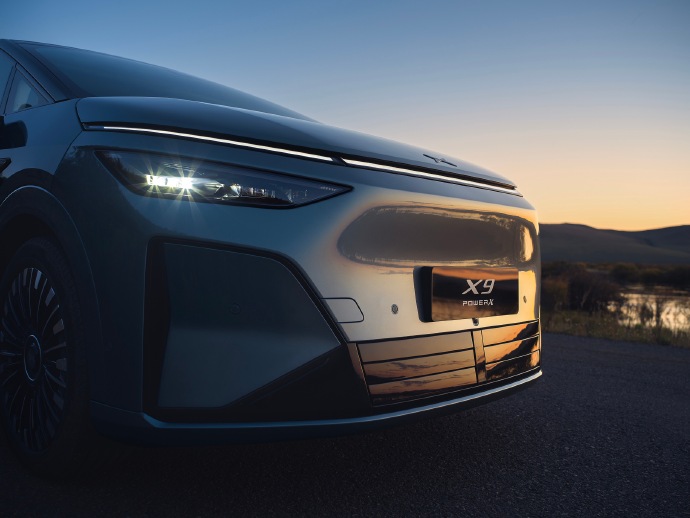 小鹏X9超级增程官宣：综合续航超1600km，新增极光青配色丨车界