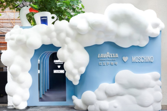 Lavazza × Moschino 限时快闪引爆上海 联名新品全国上市