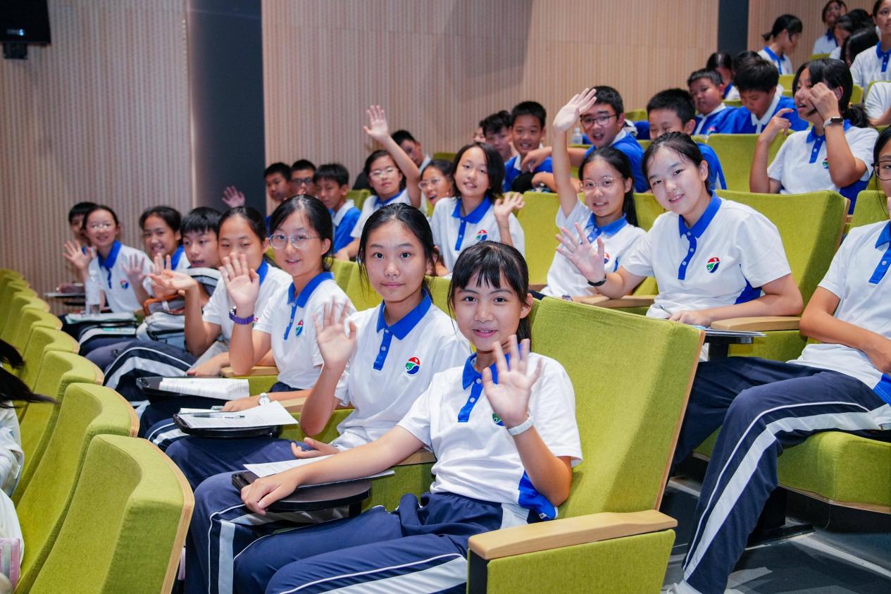 深圳高级中学（集团）北校区举办第二届TEDx大会，学生登台展示思辨与表达力
