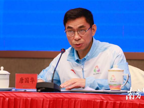 十五运会火炬传递将于本周日上午在港澳广深四城同步举行，共设火炬手200棒