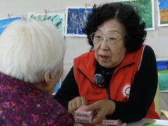 生活“老”好了：“铁面所长”与“花姐姐”