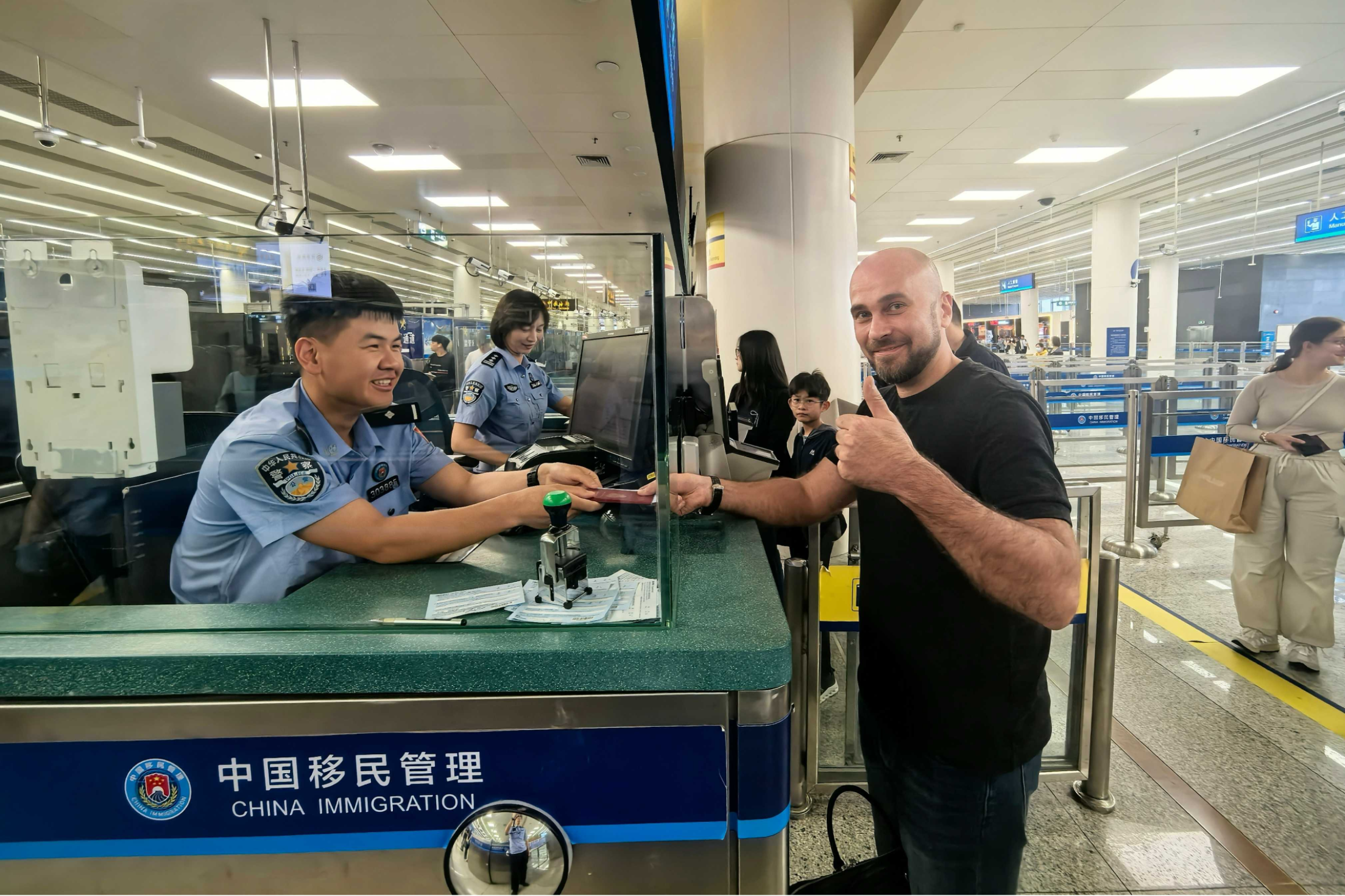 免签红利激活广交会万商云集!皇岗边检“丝滑”护航全球客商满载归