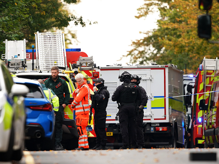 英国警方公布曼彻斯特恐袭案嫌疑人身份 
