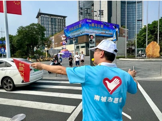 全域文明迎全运｜“讲文明 迎国庆 展风采”，东莞志愿者在行动