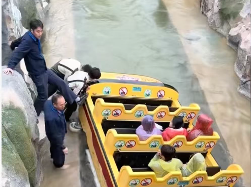 常州恐龙园回应一新项目发生脱轨事故：无人员伤亡，正在解决