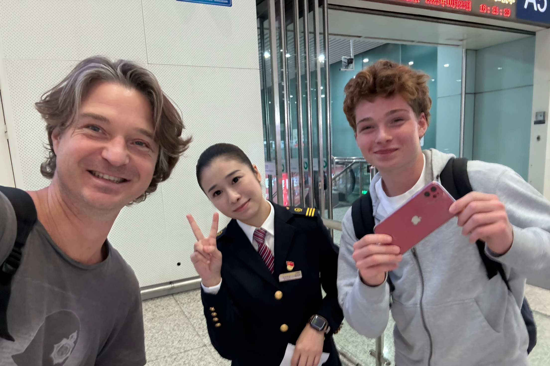 深圳北站:让每一次出发都温暖,每一次抵达都平安