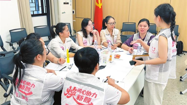 “同心协力焕新颜”宝安区城市环境秩序综合整治主题活动走进燕罗街道