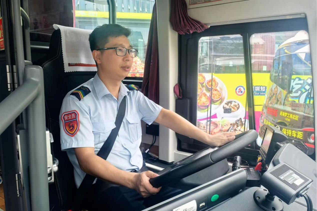 先锋之光 ③ | 曹孝龙——深中跨市公交线上的“安全卫士”与热血担当