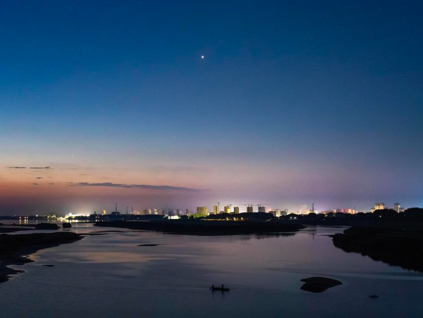 限时观测！19、20日启明星伴月现身天宇