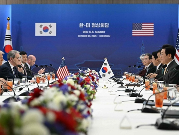 韩美总统会晤 讨论巩固同盟关系