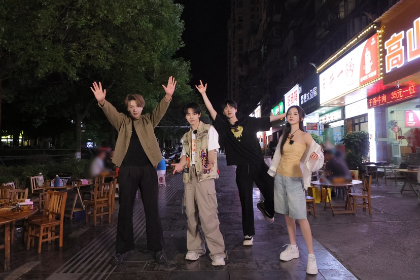 探寻苗家酸香特色，《这里很好吃》走进“酸汤之都”凯里