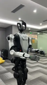 机器人很忙！“夸父”的一天怎么过？