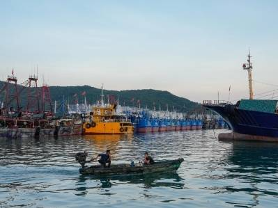 台风“麦德姆”加强，10月3日18时前珠江口以西所有渔船须回港