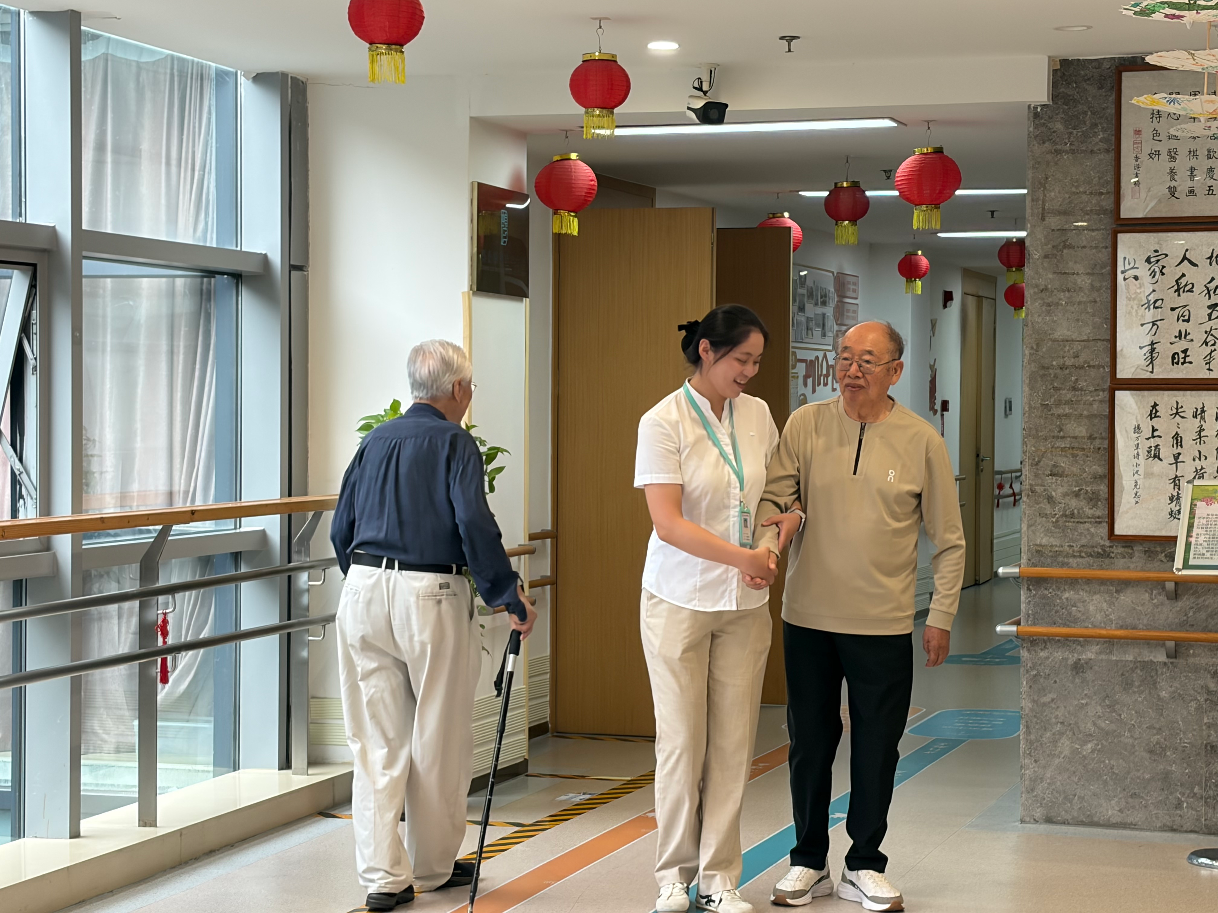 以青春护夕阳:“00后”养老管家韩文文的温暖守护路