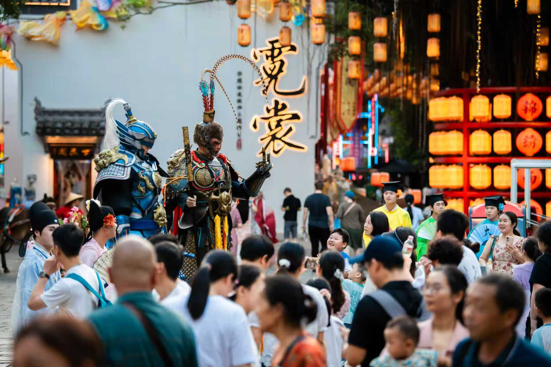锦绣中华国庆热潮持续升温，“锦绣中秋夜”错峰出行钜惠不停